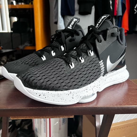 Nike Lebron Witness 5 Shoes Black Panda NBA Basketball Men’s Size 12 Jordan - Picture 4 of 4